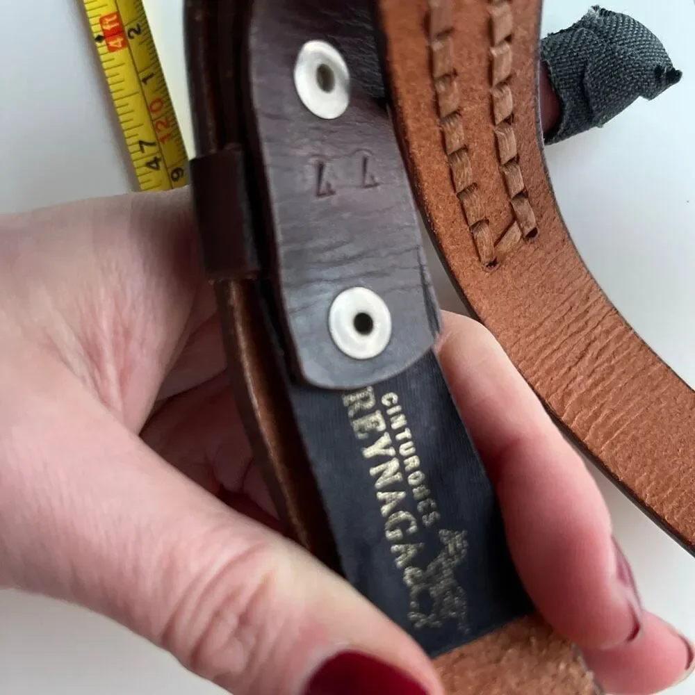VTG Cinturones Reynaga Mexico Hand Tooled Leather Belt 44